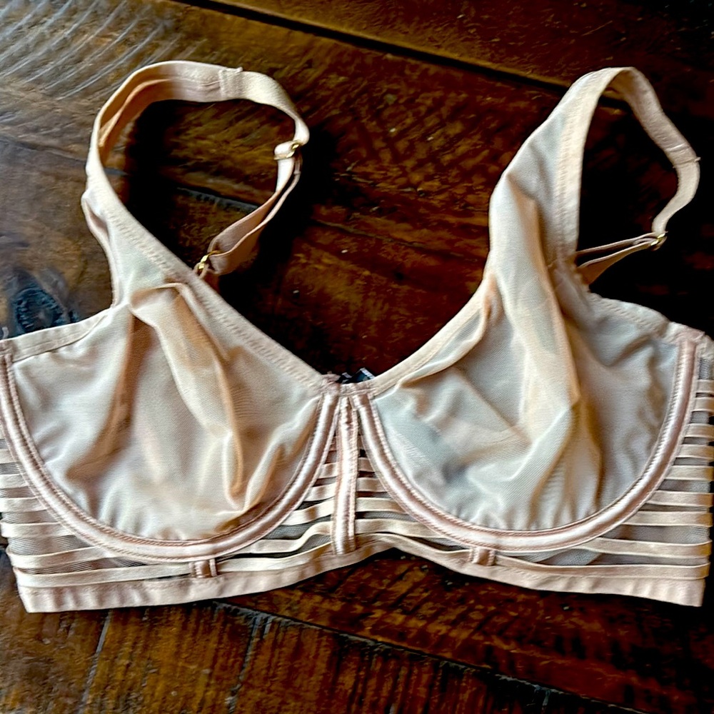 VS Unlined Plunge, 34DD